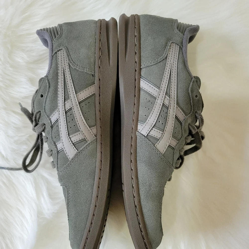 Asics Gray Sneakers Classic Low-Top Design